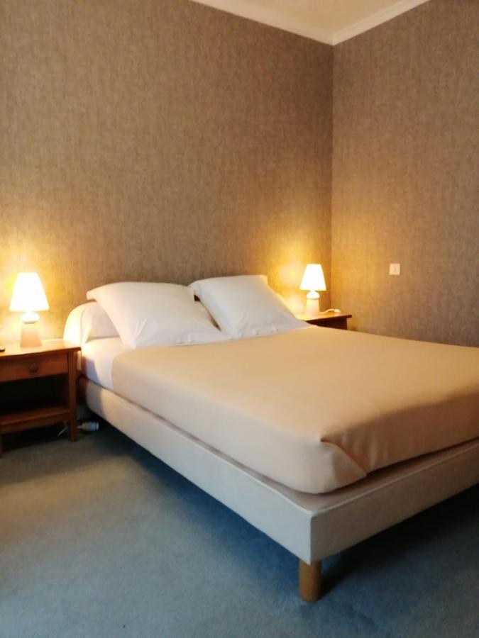 Le casse noisettes Hotel Gourin Eksteriør billede