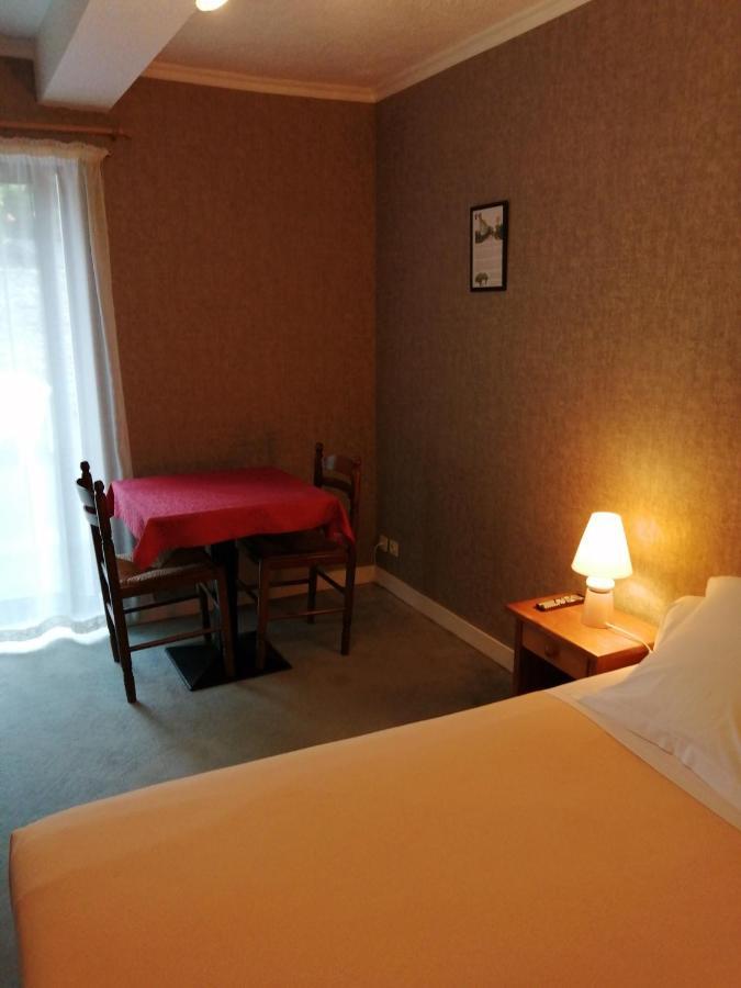 Le casse noisettes Hotel Gourin Eksteriør billede